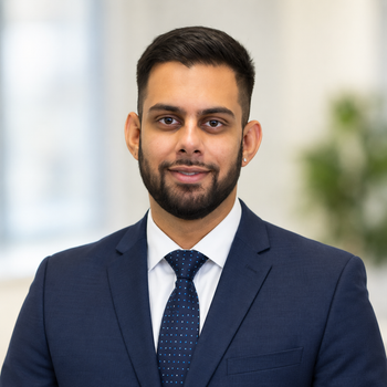 Portrait of Kamal Jhajj, Real Estate Advisor.